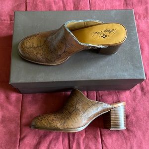 Patricia Nash Global Clog